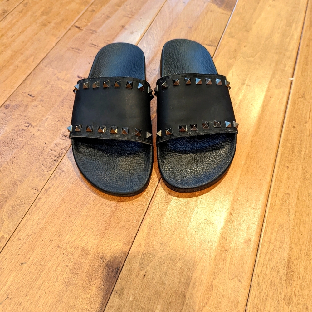 Black Valentino Slides